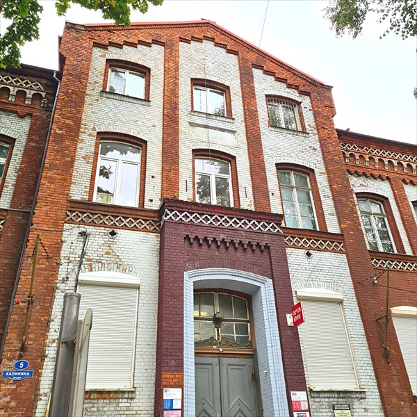 219-Здание бывшеи женскои среднеи школы